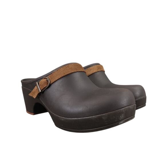 Crocs Shoe Women 9 Clog Slip On Comfort Fashion Rubber Leather Strap Brown Sarah - Picture 1 of 16